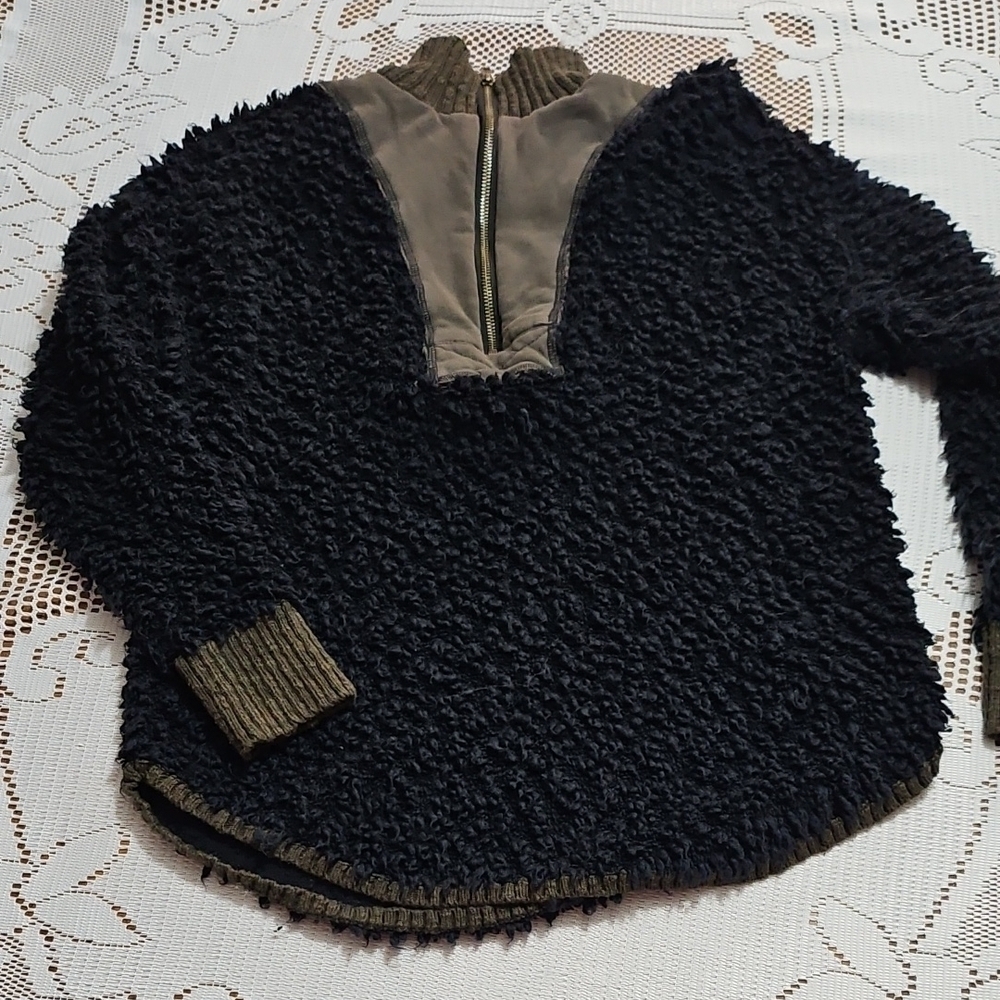 Vintage Havana Black and Olive Textured Sweater